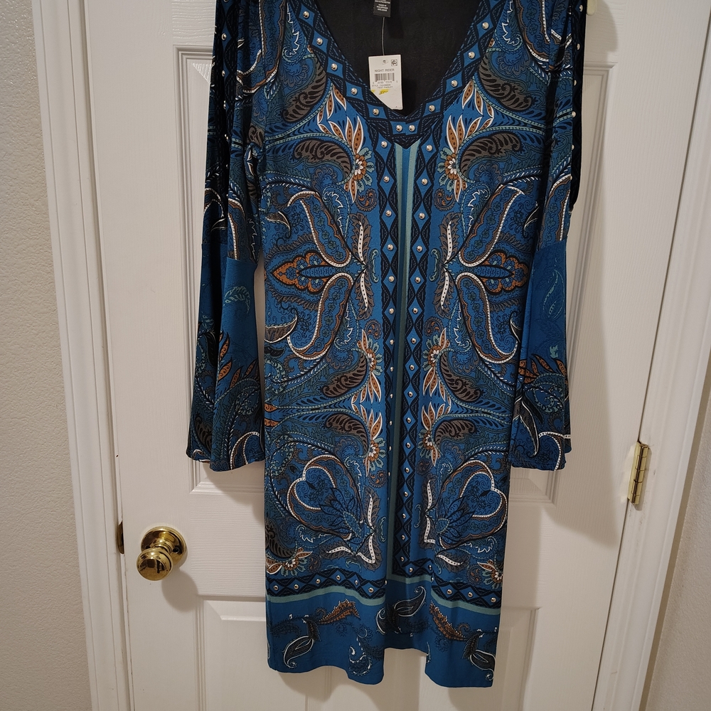 Elegant Blue Paisley Women's Top